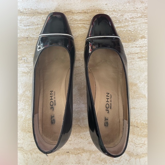 St. John Black White Patent Leather Pump - Picture 6 of 12